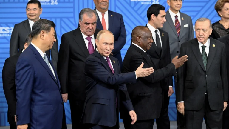 2024-10-24T084620Z_412340934_RC2WQAA8O50O_RTRMADP_3_RUSSIA-BRICS-SUMMIT (1)